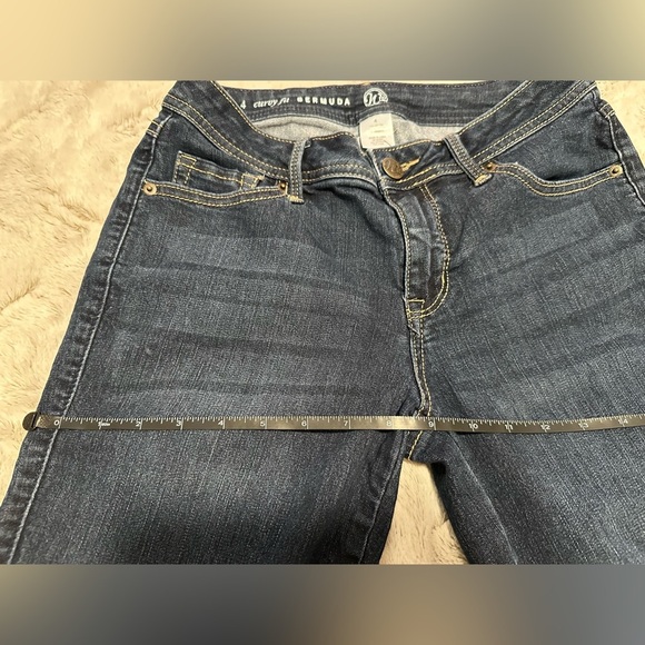 W62 Curvy Fit Bermuda Dark Blue Demin Jean Shorts - Picture 11 of 13